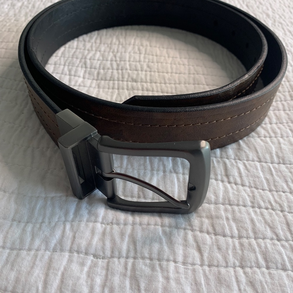 LEVIS Men's XXL Brown Leather Belt Sturdy Heavy Thick 40 to 45  Listed as 44